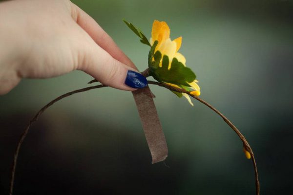 DIY Frida Kahlo Flower Crown Making Kit - Image 4
