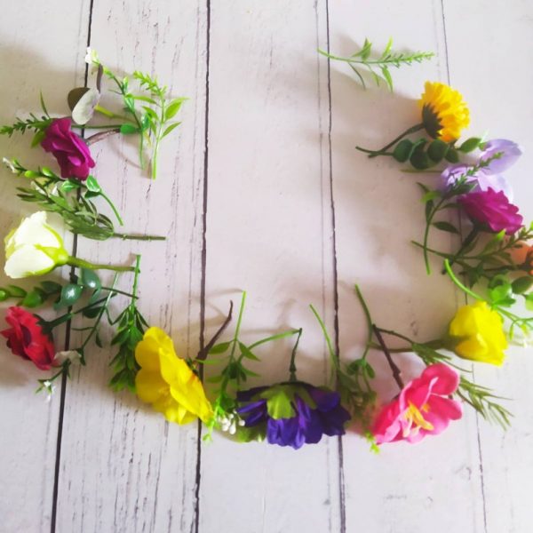 DIY: flower crown with fresh flowers