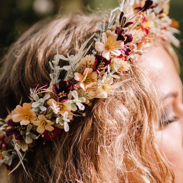 Dried autumnal flower crown with nigella flowers - Image 4