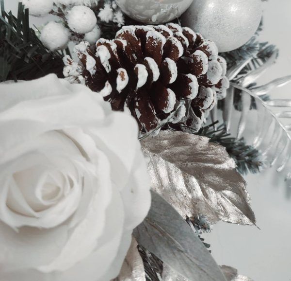 Christmas Wreath, Flocked, White Flowers - Image 3