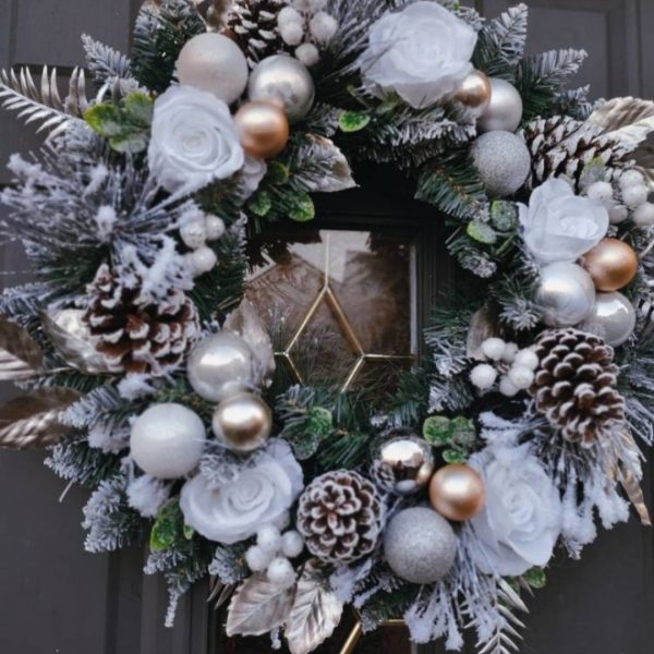 Christmas Wreath, Flocked, White Flowers