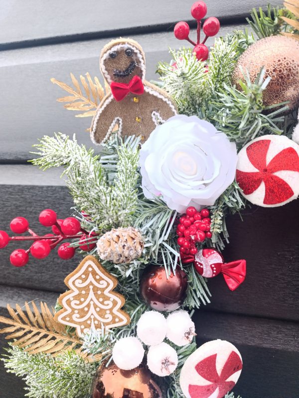 Gingerbread Christmas Wreath 50cm Handmade – Snowy Spruce, White Roses, Gold Foliage, Candy Canes & Gingerbread Men - Image 9