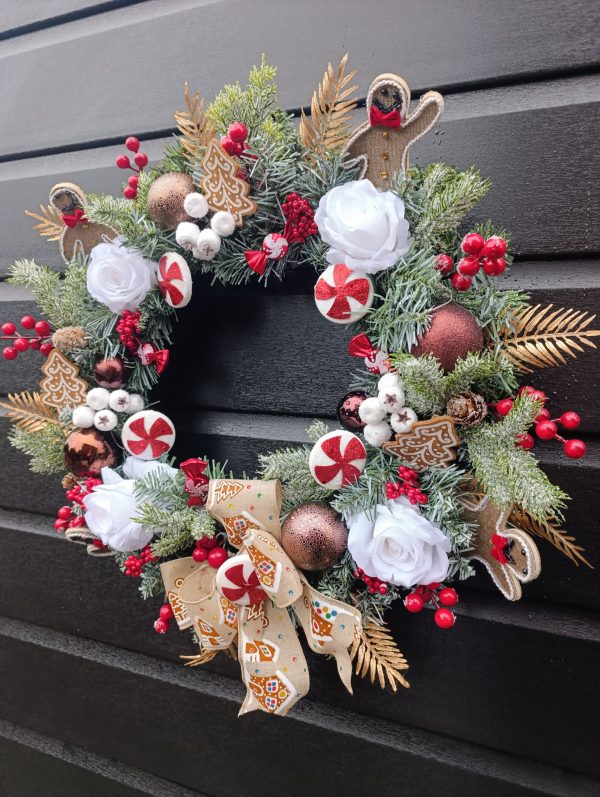 Gingerbread Christmas Wreath 50cm Handmade – Snowy Spruce, White Roses, Gold Foliage, Candy Canes & Gingerbread Men - Image 4