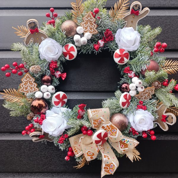 Gingerbread Christmas Wreath 50cm Handmade – Snowy Spruce, White Roses, Gold Foliage, Candy Canes & Gingerbread Men