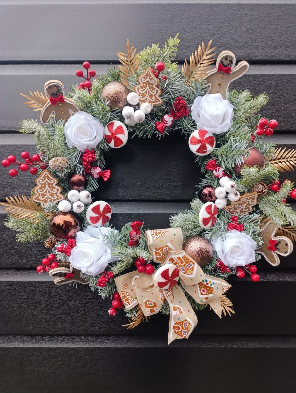 Gingerbread Christmas Wreath 50cm Handmade – Snowy Spruce, White Roses, Gold Foliage, Candy Canes & Gingerbread Men