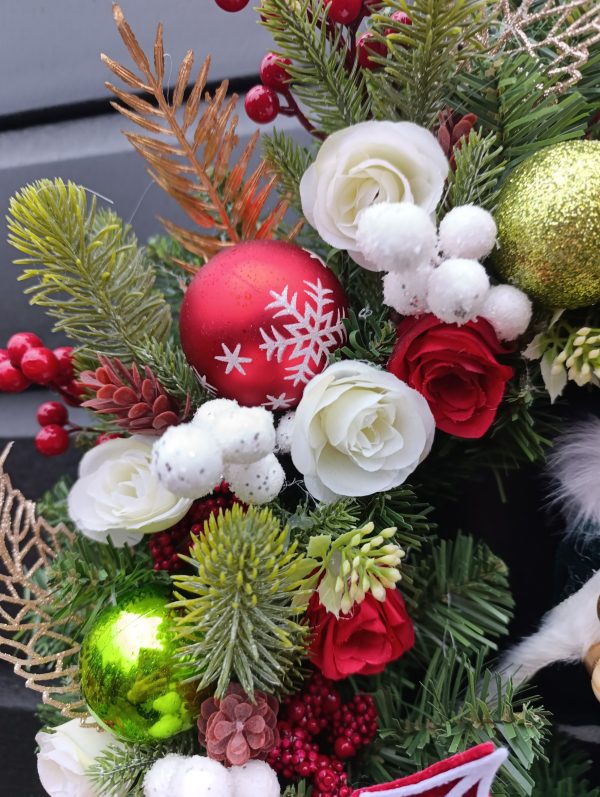Nutcracker Christmas Wreath - 50 cm Traditional Style with Whimsical Decoration - Image 3