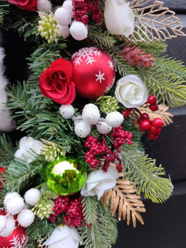 Nutcracker Christmas Wreath - 50 cm Traditional Style with Whimsical Decoration - Image 4
