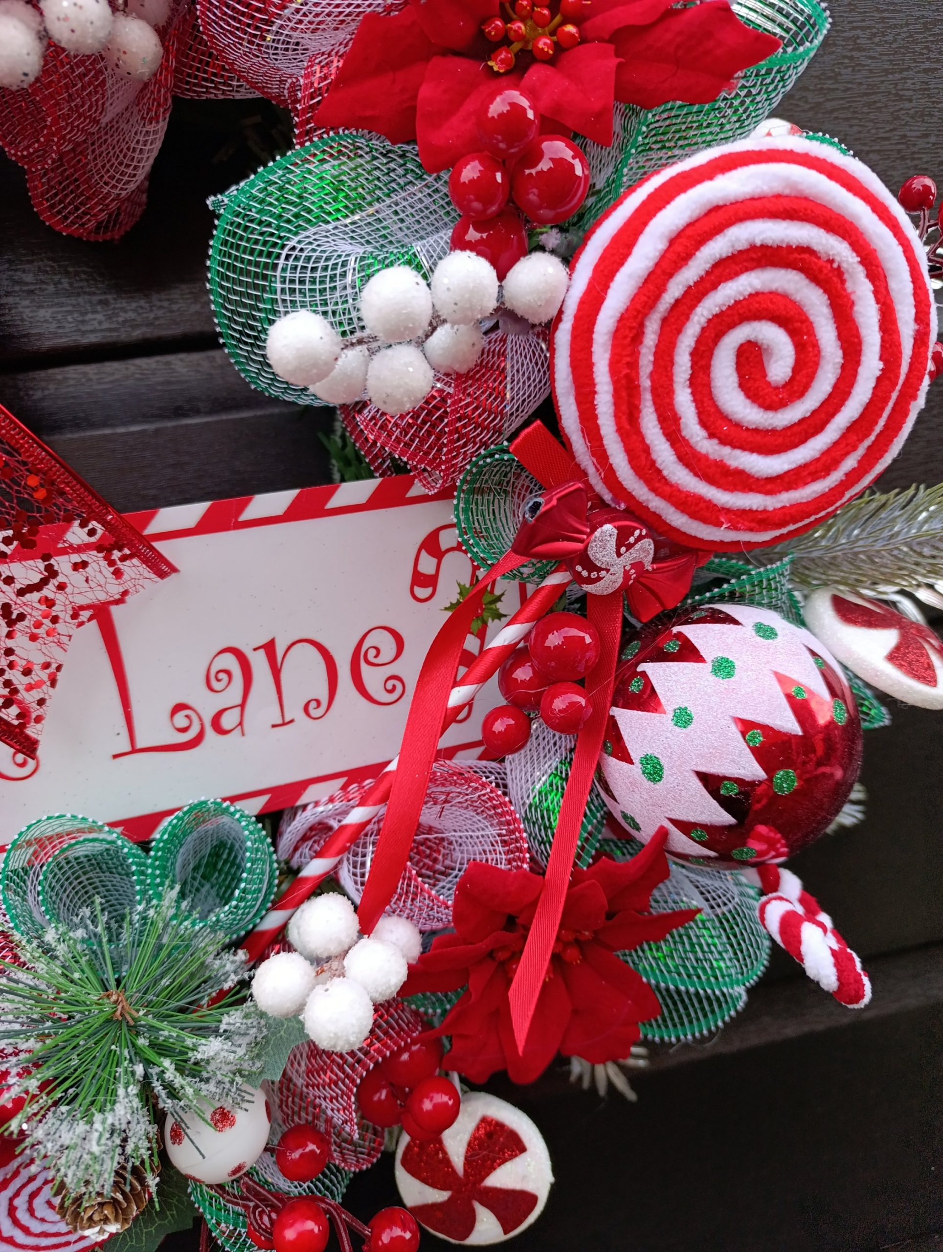 Candy Cane Lane Christmas Wreath - Handmade 65cm Deluxe Door Decor Candy Cane Lane Christmas Wreath - Handmade 65cm Deluxe Door Decor - Image 4