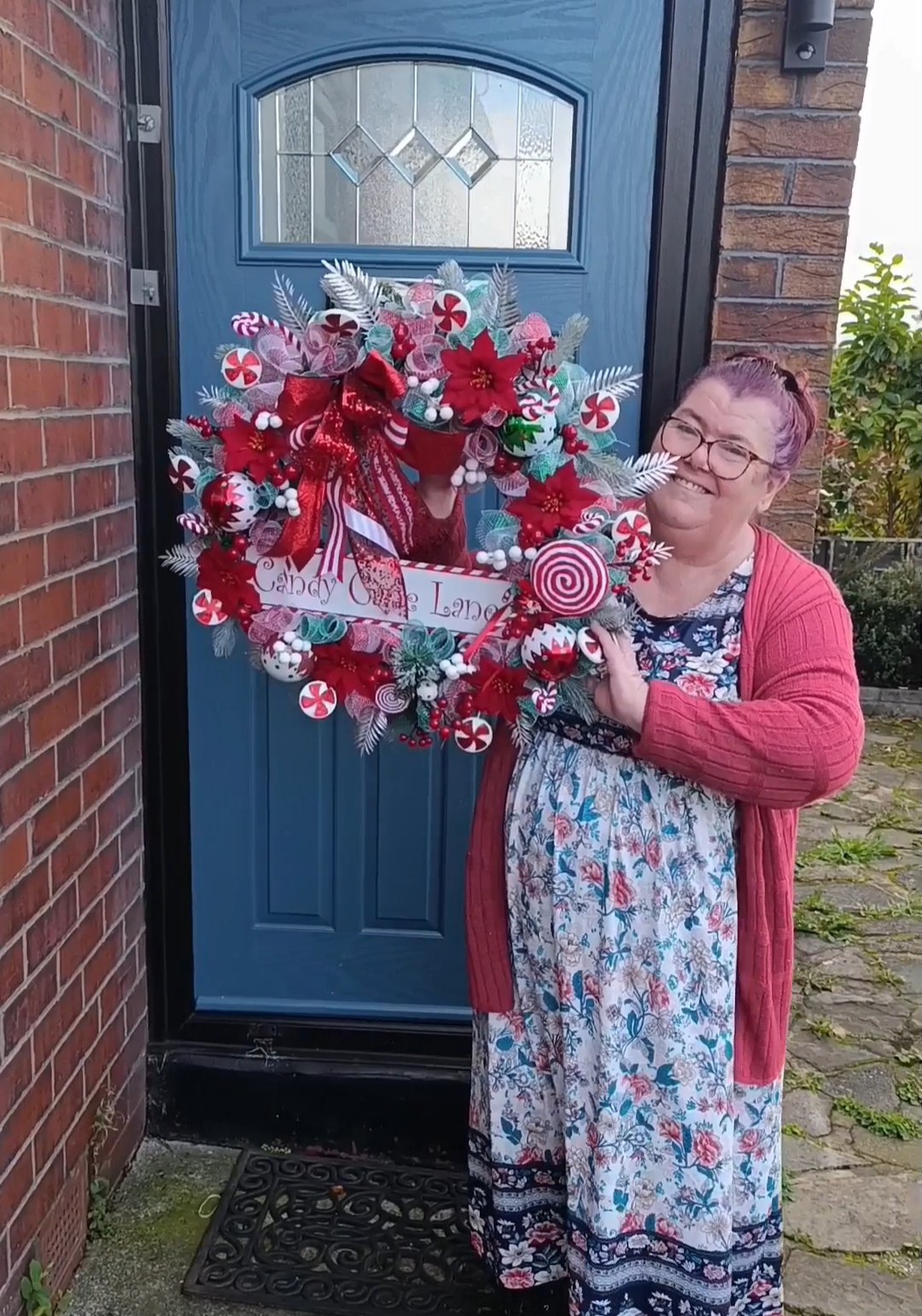 Candy Cane Lane Christmas Wreath - Handmade 65cm Deluxe Door Decor Candy Cane Lane Christmas Wreath - Handmade 65cm Deluxe Door Decor - Image 7